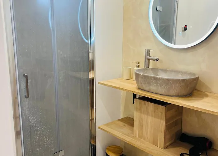 La Suspendue & * Nancy